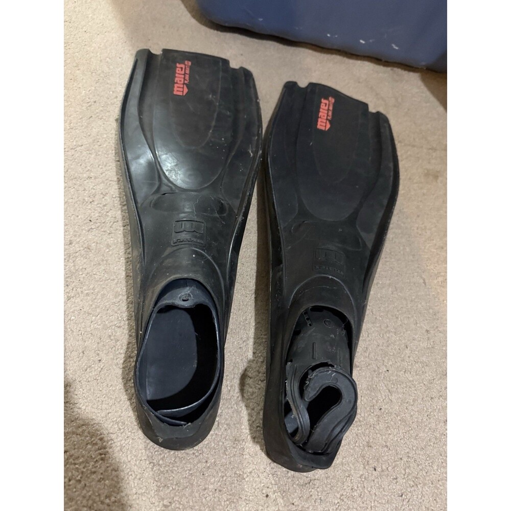 Mares Plana Avanti HP  Swim Fins, Size 8-9 42-43 Black Dusty But New
